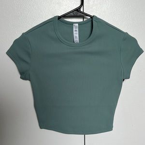 Blue/Green ALO crop. UNWORN